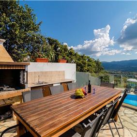 5 bedroom villa with pool, near Acharavi, sleeps 9